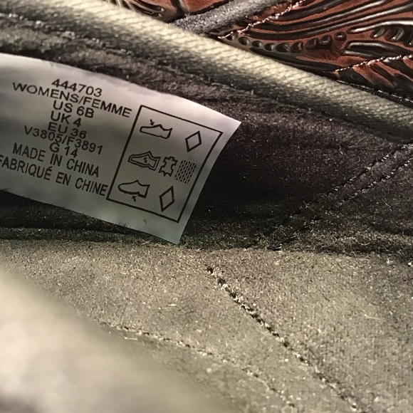 Lands' End Brown Etched Floral Clogs. - Picture 10 of 12